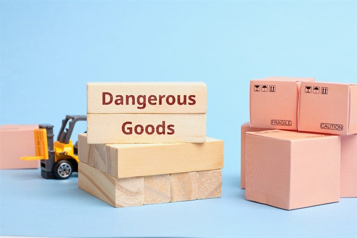 UN packaging requirements; UN certified boxes for carrying and transporting dangerous goods